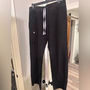 FIGS Black Kade- Cargo Scrub Pants